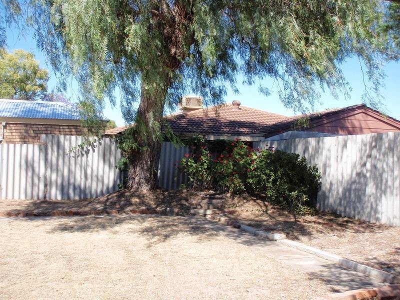 11 Woodpine Court, Ballajura WA 6066