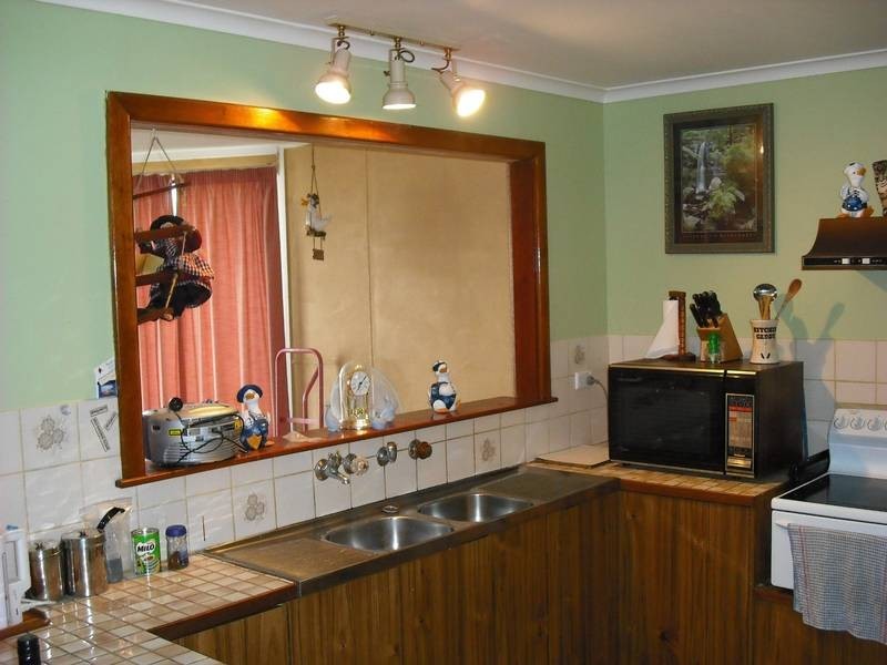 24 Barton Road, Tiddy Widdy Beach SA 5571