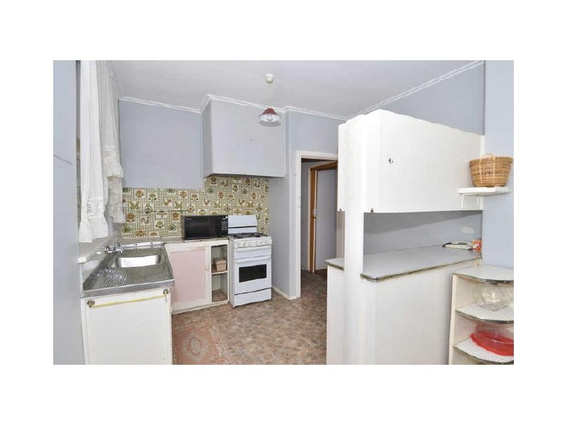 10 Coleridge Crescent, Clearview SA 5085