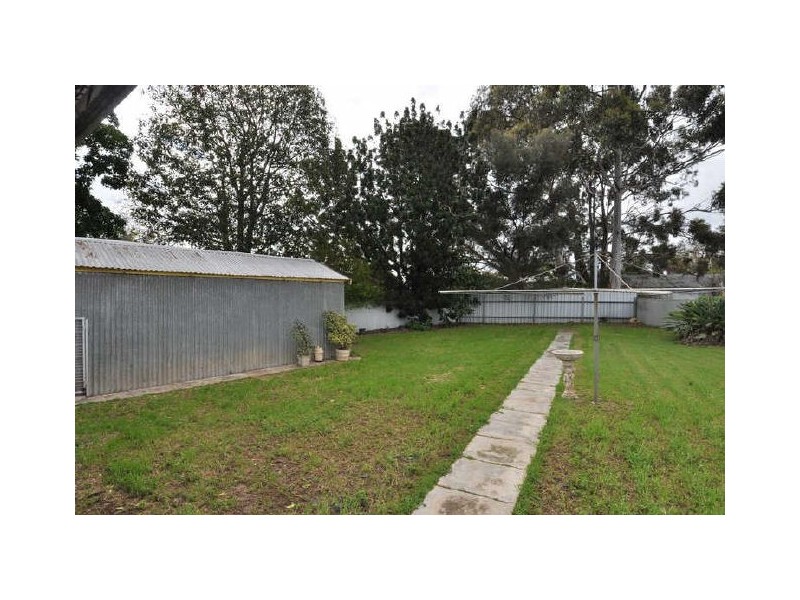 10 Coleridge Crescent, Clearview SA 5085