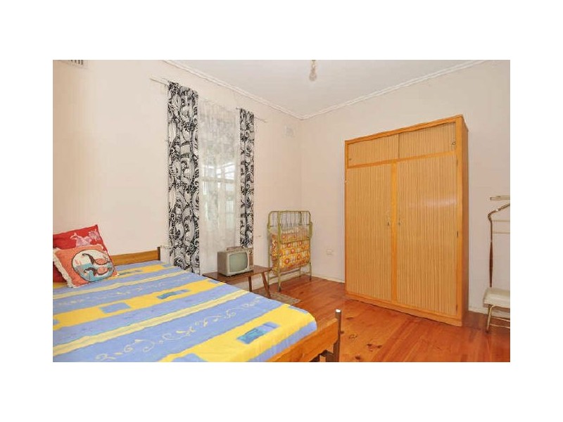 10 Coleridge Crescent, Clearview SA 5085