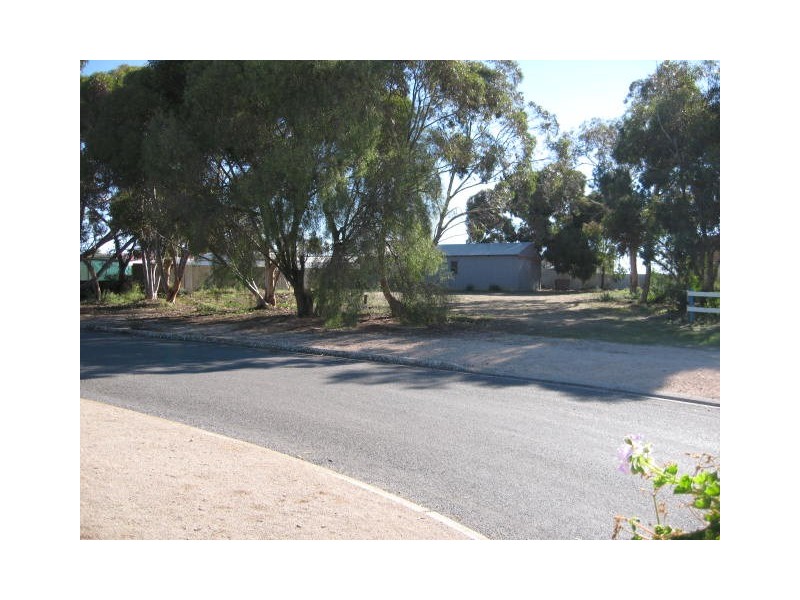6 Barton Road, Tiddy Widdy Beach SA 5571