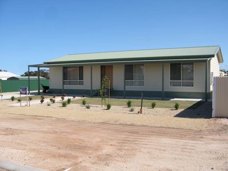 19 Annie Watt Street, Price SA 5570