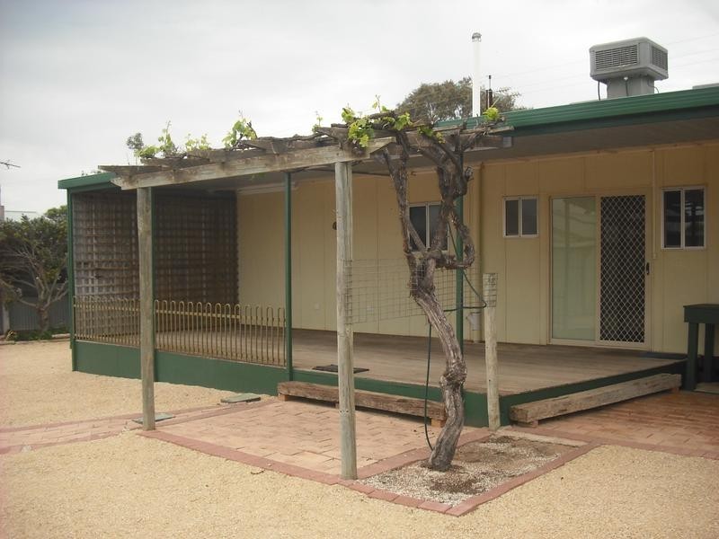 9 Cumberland Road, Port Clinton SA 5570