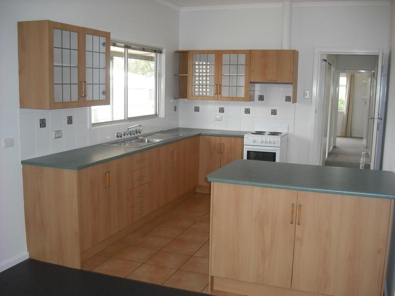 9 Cumberland Road, Port Clinton SA 5570