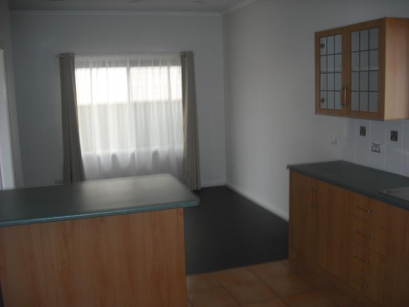 9 Cumberland Road, Port Clinton SA 5570