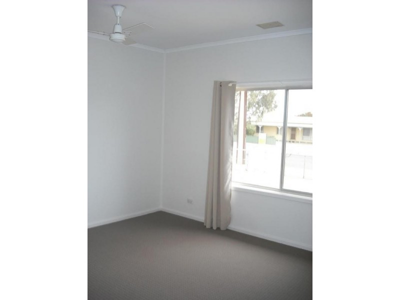 9 Cumberland Road, Port Clinton SA 5570