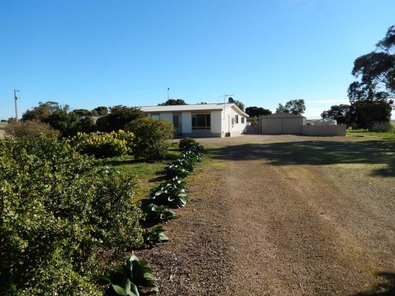 208 Ross Road, Pine Point SA 5571