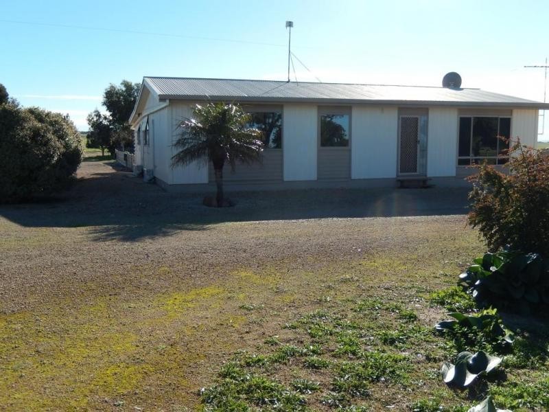 208 Ross Road, Pine Point SA 5571