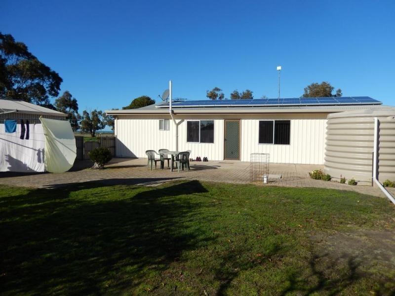 208 Ross Road, Pine Point SA 5571