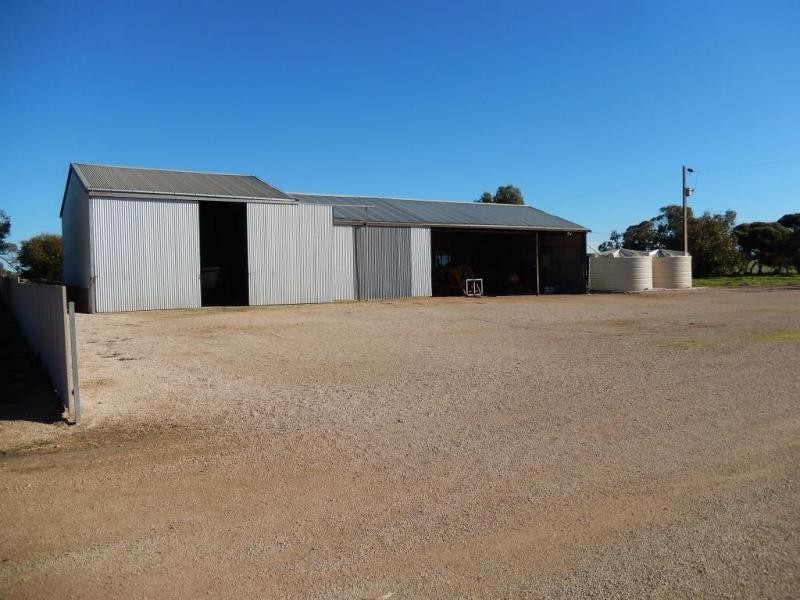 208 Ross Road, Pine Point SA 5571
