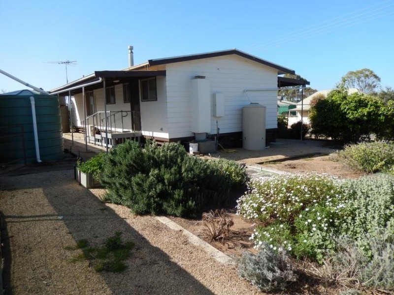 3 Emeu Street, Port Clinton SA 5570