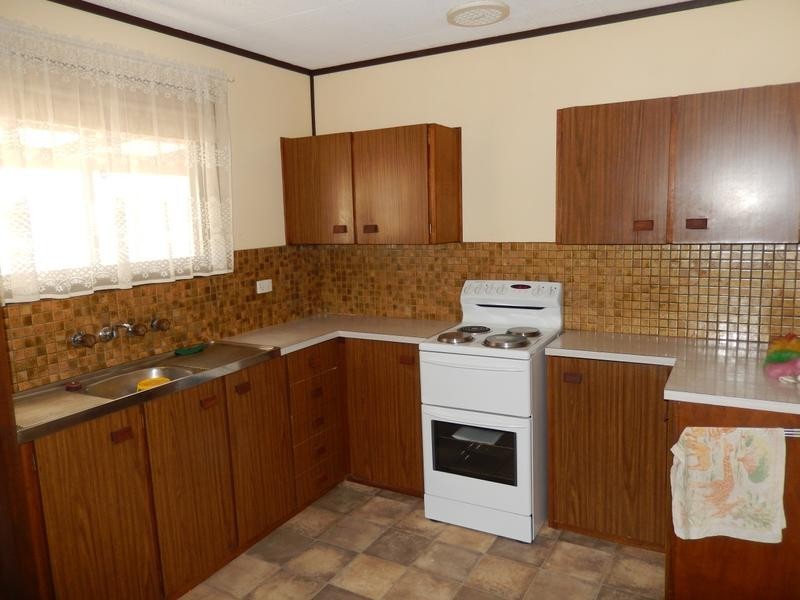 3 Emeu Street, Port Clinton SA 5570