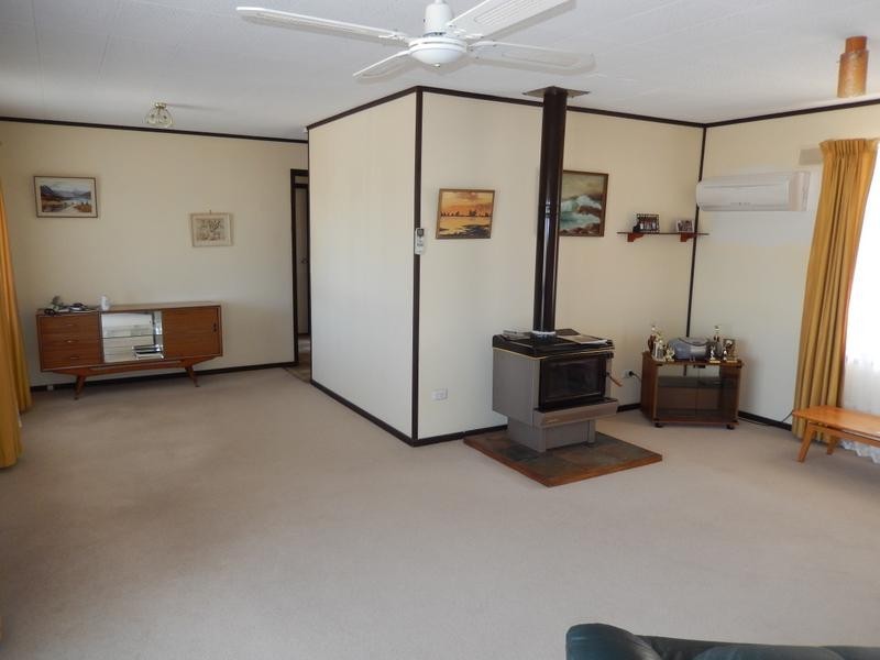 3 Emeu Street, Port Clinton SA 5570