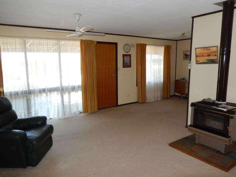 3 Emeu Street, Port Clinton SA 5570