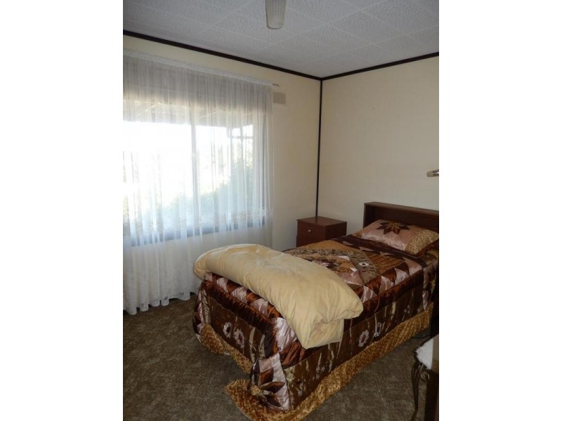 3 Emeu Street, Port Clinton SA 5570