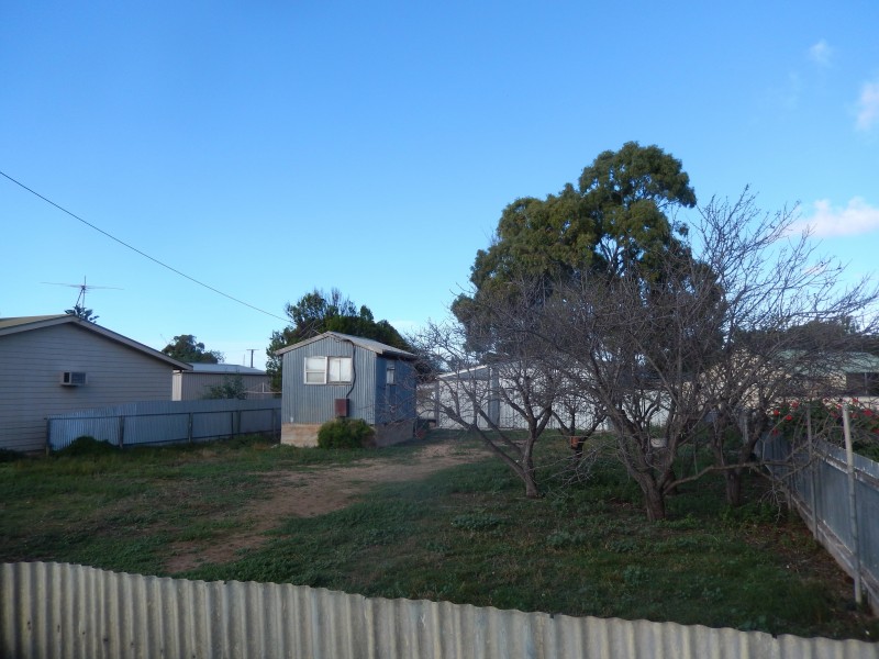 3 Earle Street, Pine Point SA 5571
