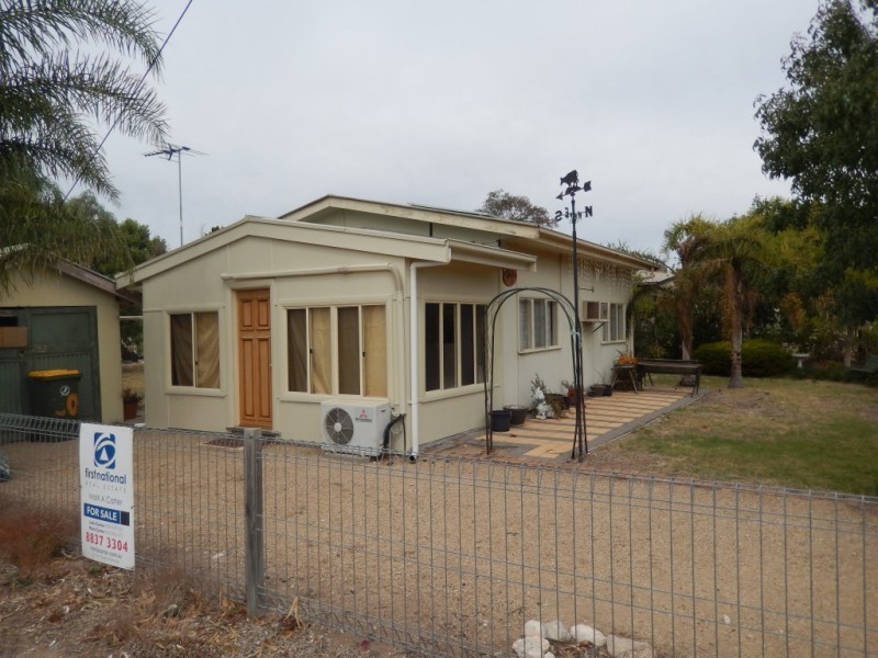 50 Cumberland Road, Port Clinton SA 5570