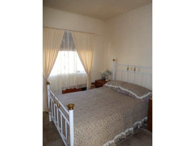 50 Cumberland Road, Port Clinton SA 5570