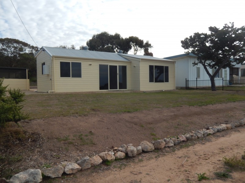 6 The Esplanade, Port Clinton SA 5570
