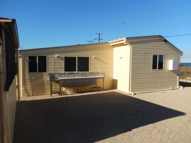 6 The Esplanade, Port Clinton SA 5570