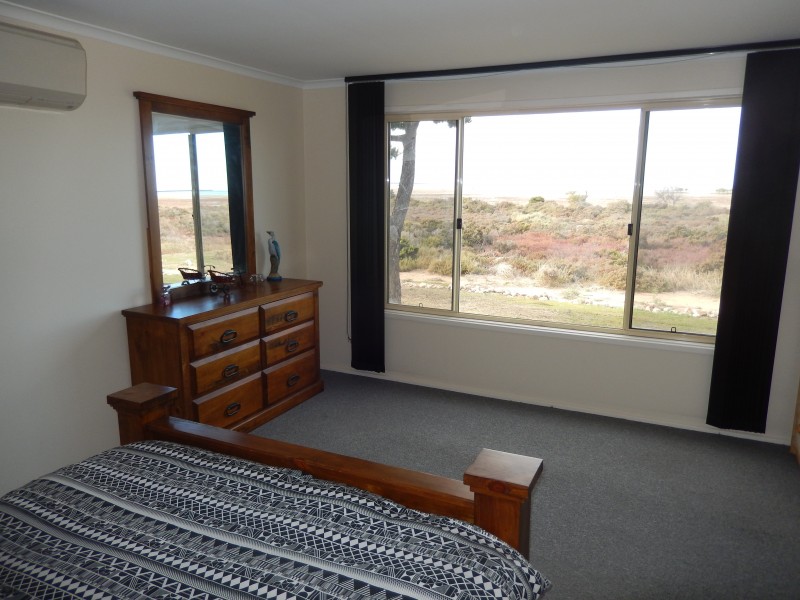 6 The Esplanade, Port Clinton SA 5570