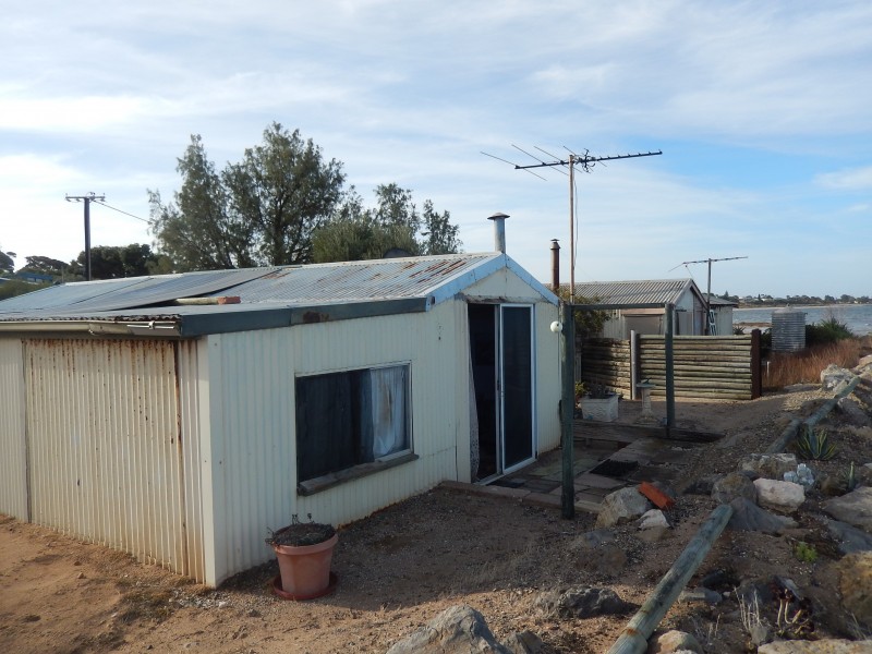 52 The Esplanade, Port Clinton SA 5570