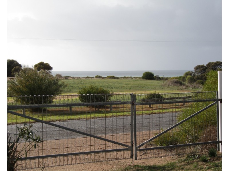 3 Angus Road, Tiddy Widdy Beach SA 5571