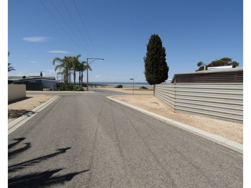 25 Moonta Terrace, Port Clinton SA 5570