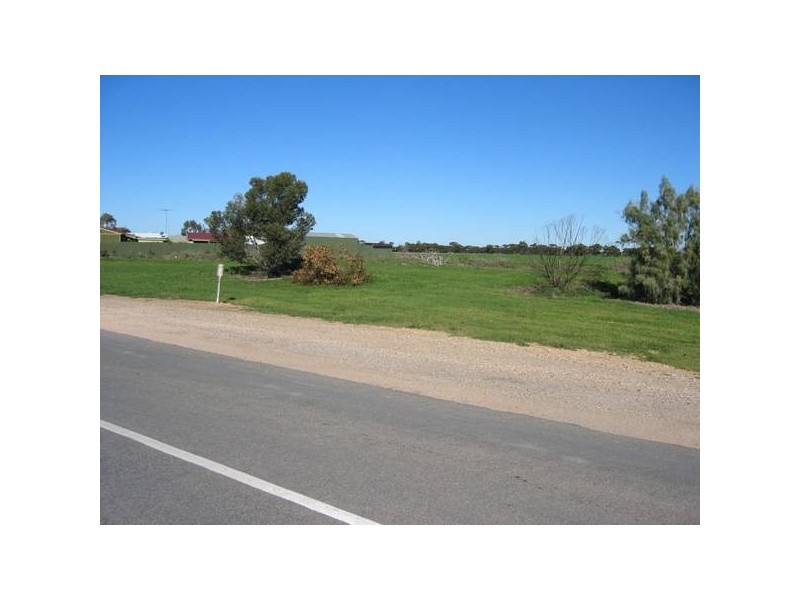 13 Cumberland Road, Port Clinton SA 5570