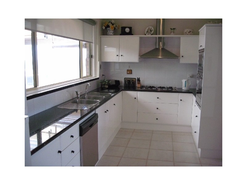 13-17 Victory Crescent, Pine Point SA 5571