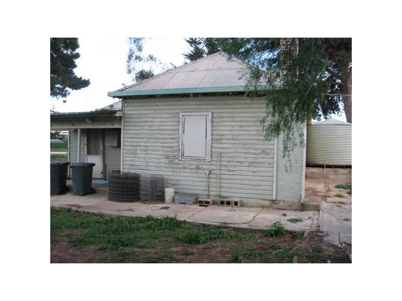 16-18 Annie Watt Street, Price SA 5570