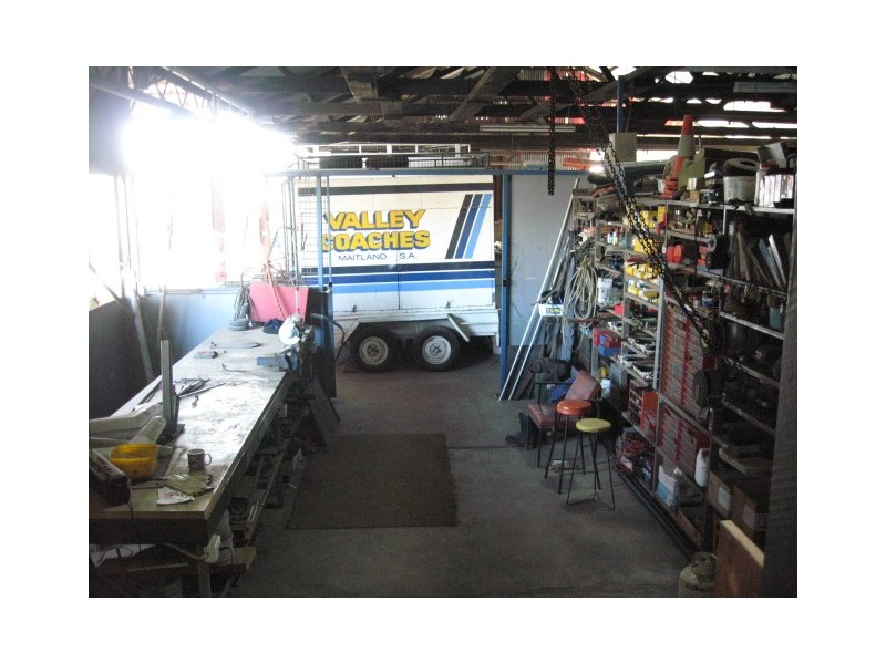 58-62 Robert Street, Maitland SA 5573