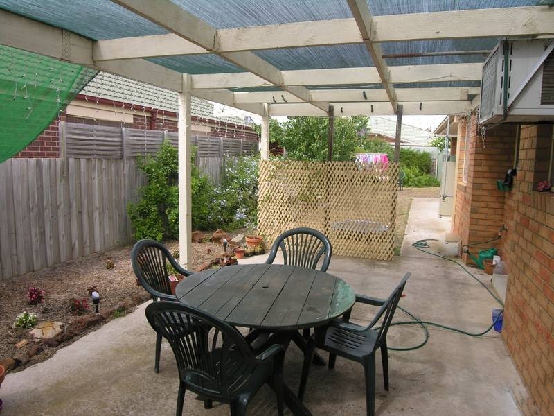 1 Melinda Court, Lara VIC 3212
