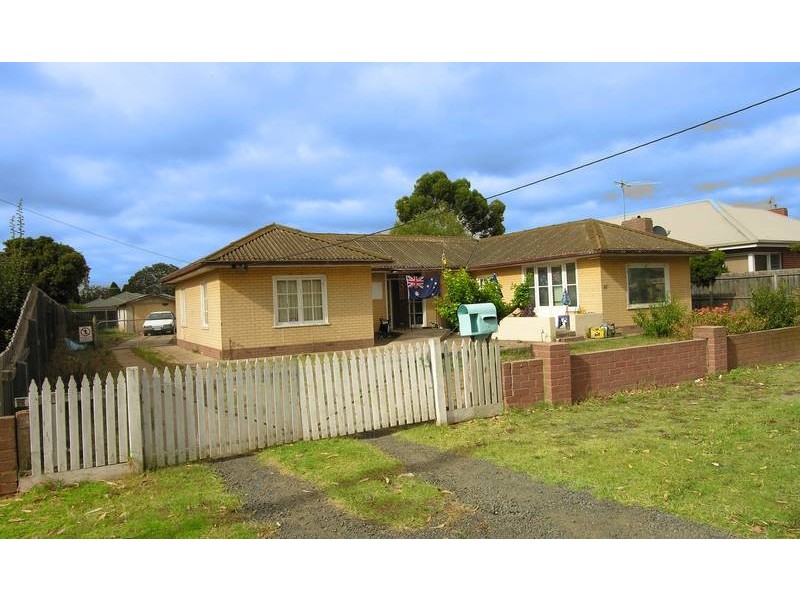 16 Station Lake Road, Lara VIC 3212