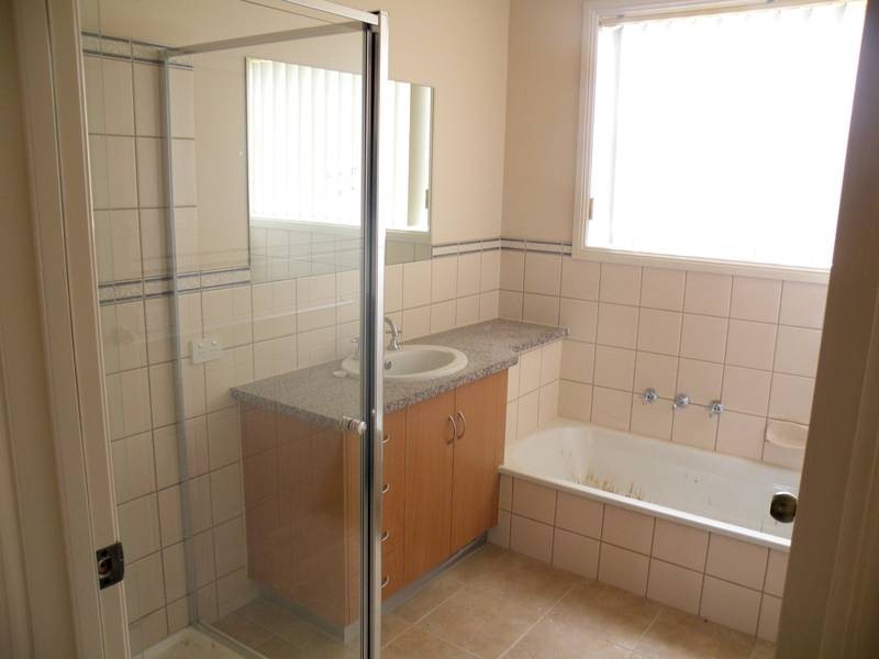 2/3 Dunloe Avenue, Norlane VIC 3214