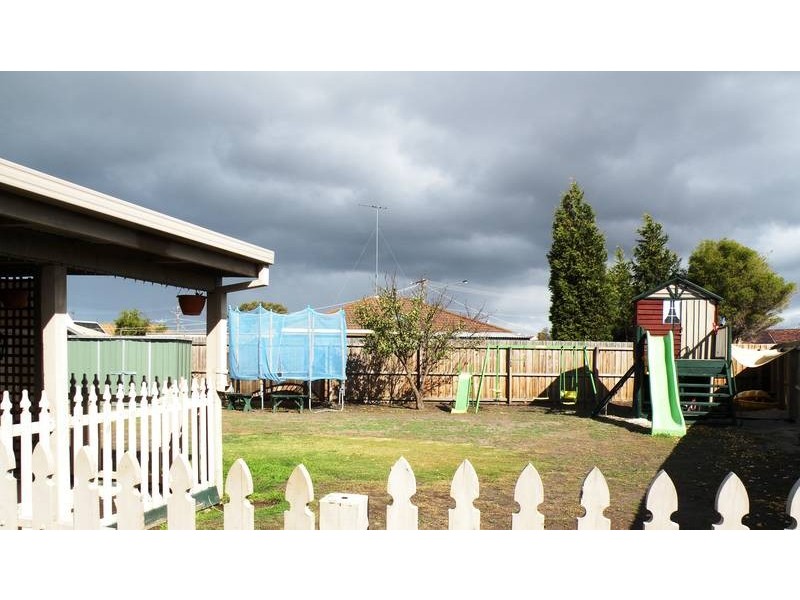 4 Grange Court, Cloverdale, Corio VIC 3214
