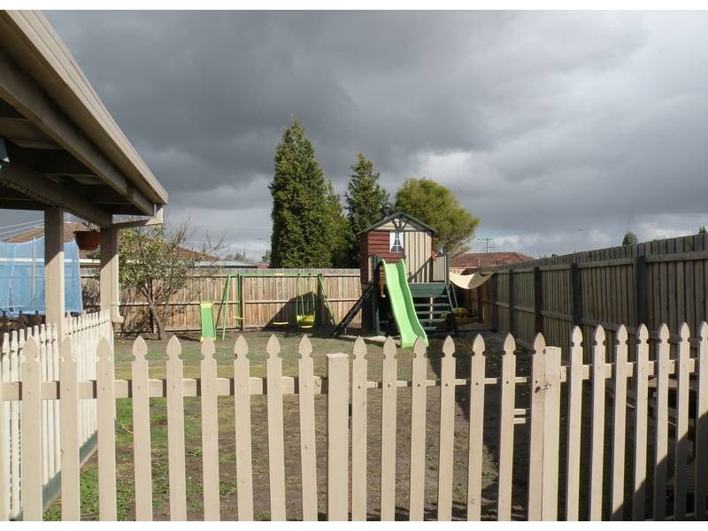 4 Grange Court, Cloverdale, Corio VIC 3214
