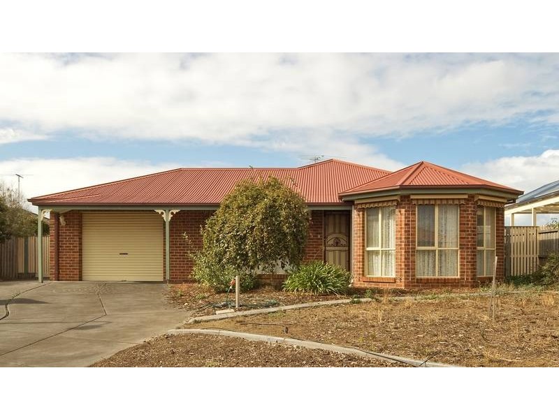 8 Lipson Drive, Lara VIC 3212