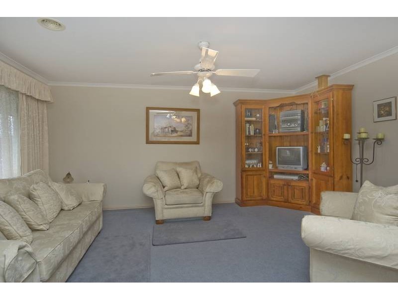 8 Lipson Drive, Lara VIC 3212