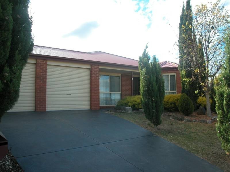 3 Hoffman Crt, Lara VIC 3212
