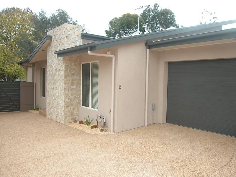 2/3 Turner Avenue, Lara VIC 3212