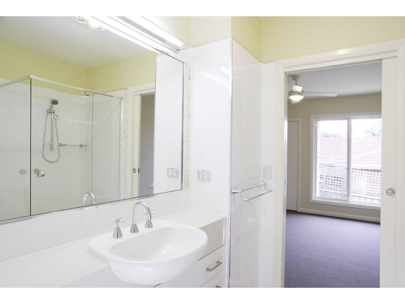 1/3 Turner Ave, Lara VIC 3212