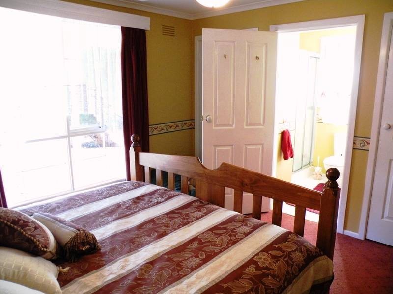 60 Manzeene Ave, Lara VIC 3212