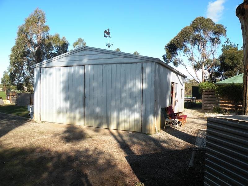 60 Manzeene Ave, Lara VIC 3212