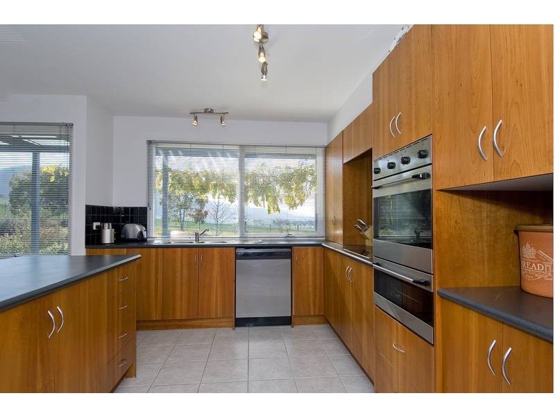 255 Staughtonvale Road, Anakie VIC 3221