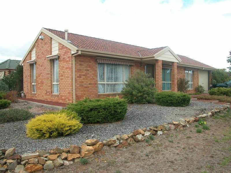 1 Melinda Crt, Lara VIC 3212