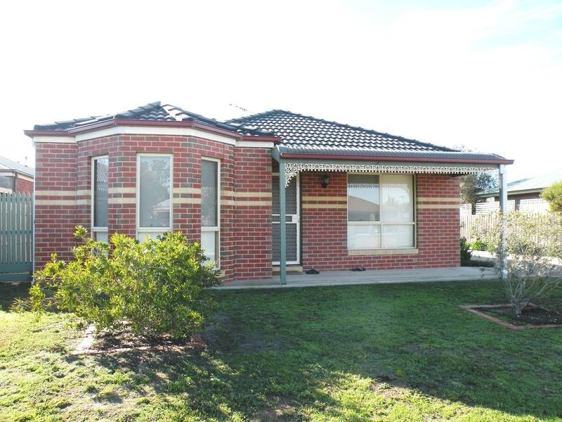 1/79 Cameron Crescent, Lara VIC 3212