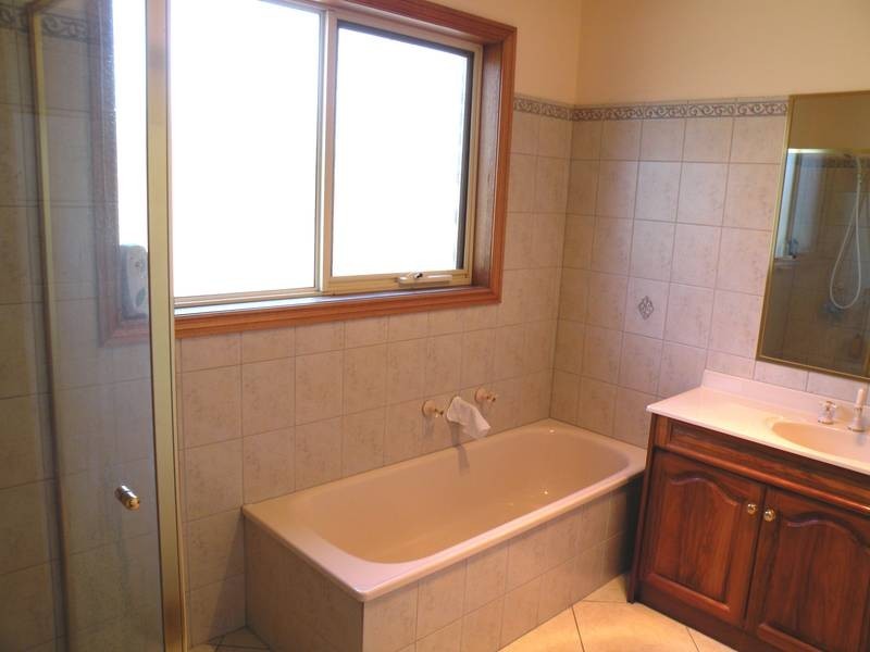 1/79 Cameron Crescent, Lara VIC 3212