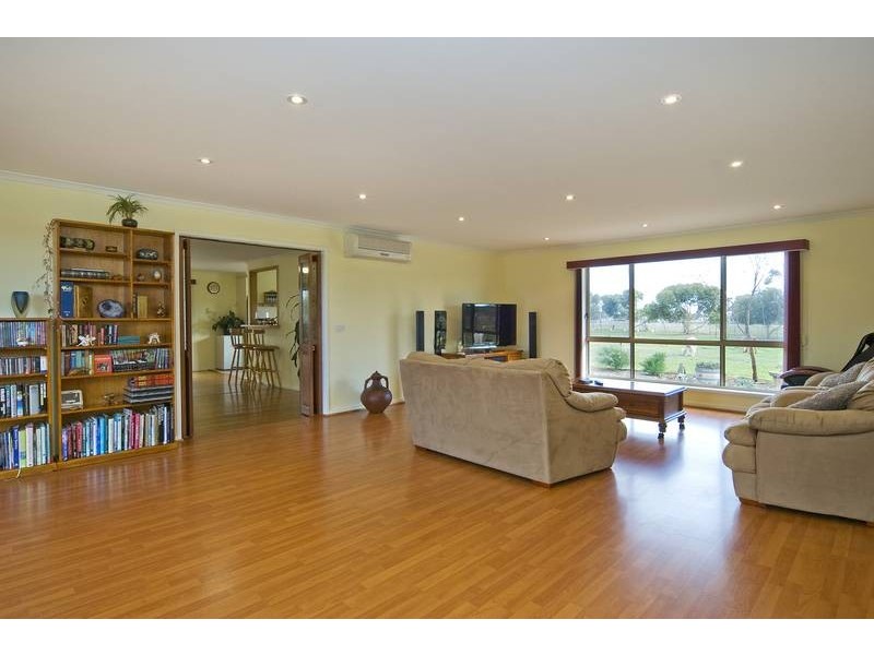 5 McIntyre Road, Lara VIC 3212